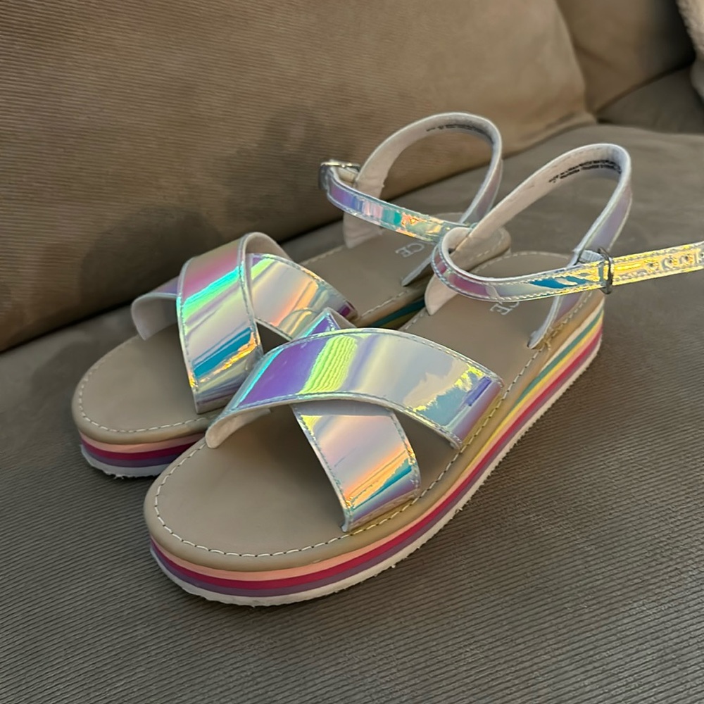Girls sandals size 4